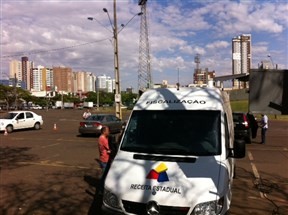 Receita Estadual faz blitz para flagrar veículos com IPVA atrasado